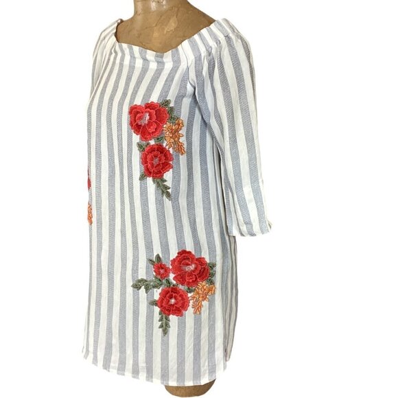 Addie BOHO Striped Mini Dress Floral Embroidery Gray & White Sz S 312G - Picture 4 of 8